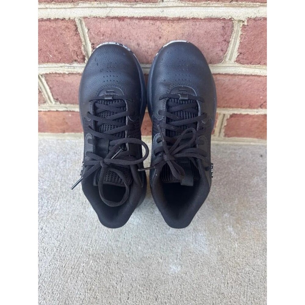 Black under armor shoes - Size 5 - Worn Twice - Like New - Mens